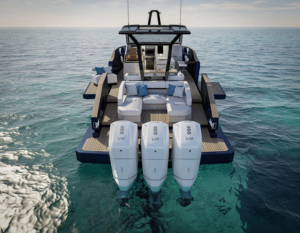 Aicon Audace 50 with triple V12 outboards